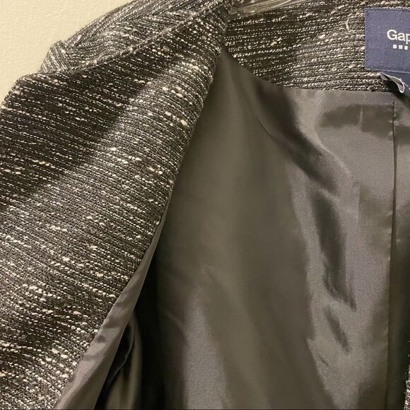 GAP Black Short Tweed Jacket- Size 6 - Picture 4 of 7